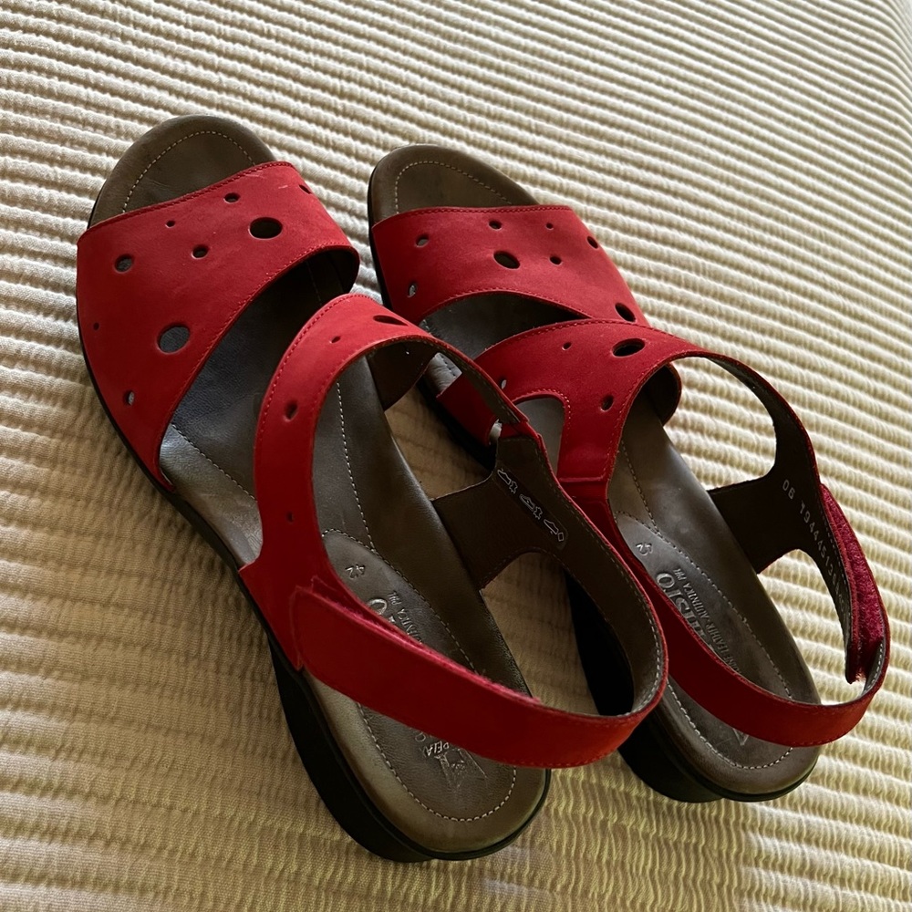 Mephisto Red Leather Women's Phiby Perf Sandals
